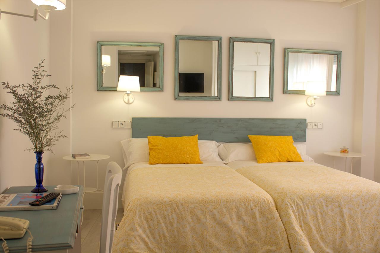 Double or Twin Room,646891899:JPEG